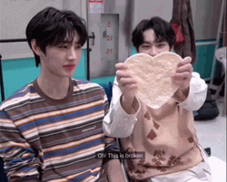 Jungwon Sunghon Enhypen Heartbreak GIF
