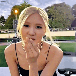 K-Pop Blackpink Member Rose GIF