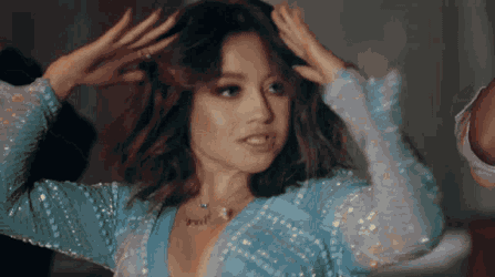 Karol Sevilla GIF