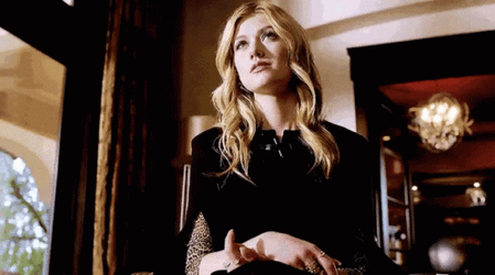 Katherine Mcnamara Mia Smoak Queen GIF