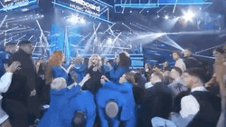 Kelly Clarkson Perform With Back Up Dancers GIF