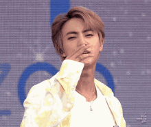 Porno tualetda jojani sikadi