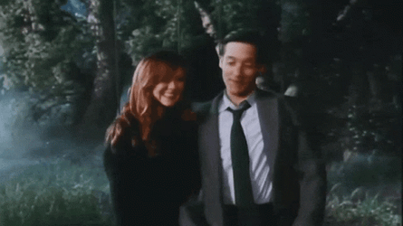 Kirsten Dunst  And Tobey Maguire Dance GIF