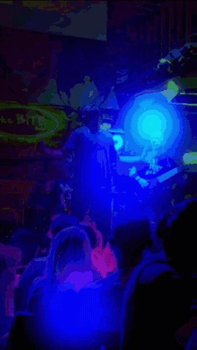Konserto Mustafa Poster Crowd GIF
