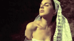 Lana Del Rey GIF