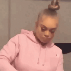 Latto Volume Eye Lashes GIF