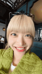 Le Sserafim Playful Hong Eunchae Big Smile GIF