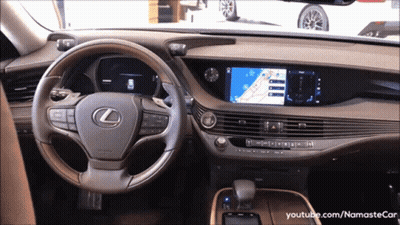 Video interior de auto Lexus en YouTube GIF