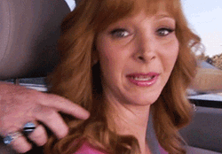 Lisa Kudrow Smiling GIF