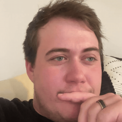 Escuchando música GIF