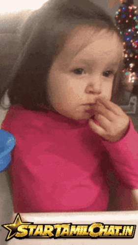 Little Girl In Pink Shirt Eating With Star Startamilchat.in GIF