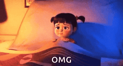 Niña acostada en la cama dice Omg GIF