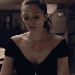 Mad Elizabeth Olsen Throwing GIF