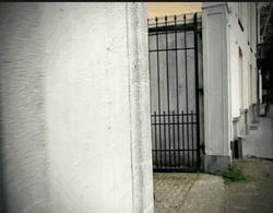 Mam Use Magnifying Glass As Telescope GIF