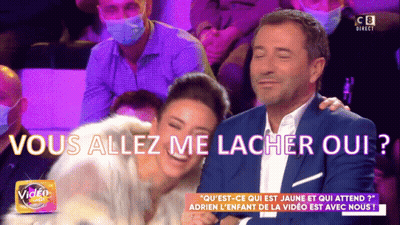 Man And Woman Laughing At Sign Vous Allez Me Lacher Oui ? GIF