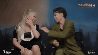 Man And Woman Looking At Each Other Big Brother Brasil GIF