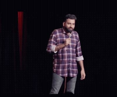 Man At Microphone Ye Itna Genius Ladka GIF