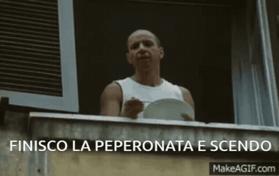 Man Holding Plate Finisco La Peperonata E Scendo GIF