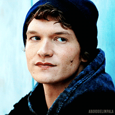 Man In Beanie And Hoodie Saying Aborddelimpala GIF