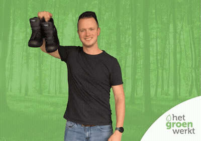Man In Black Shirt Het Groen Werkt Green Background GIF