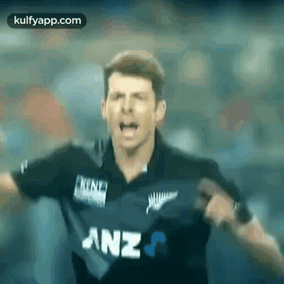 Man In Black Shirt Saying Anz In Front Of Crowd GIF