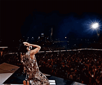 Man In Blue Shirt And Tie In Front Of Crowd #Harryxgif