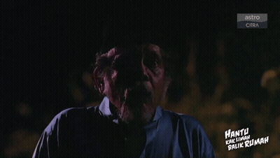 Man In Dark Room Hantu Kalimah Balik Rumah GIF