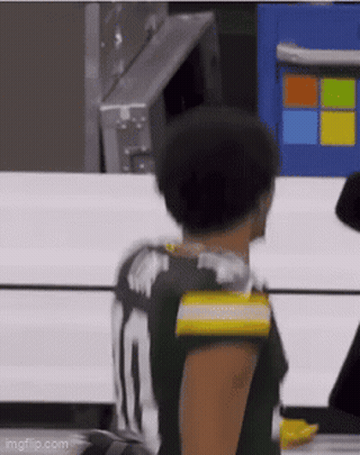 Man In Green And White Jersey Number 10 GIF