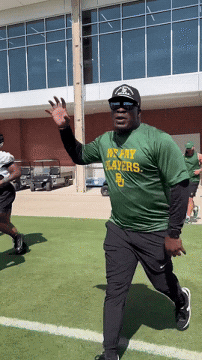 Man In Green Shirt Saying Stay Layers GIF