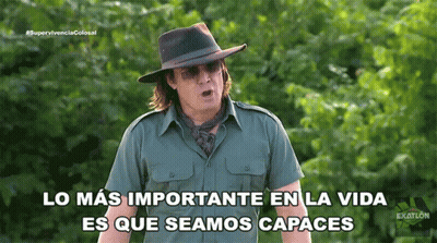 Man In Hat And Sunglasses Saying Lo Mas Importante En La Vida Es Que Seamos Capaces GIF