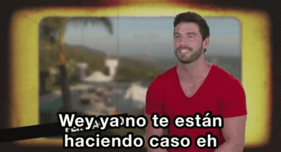 Man In Red Shirt Standing Before Screen Saying Wey Ya No Te Estan Haciendo Caso Eh GIF