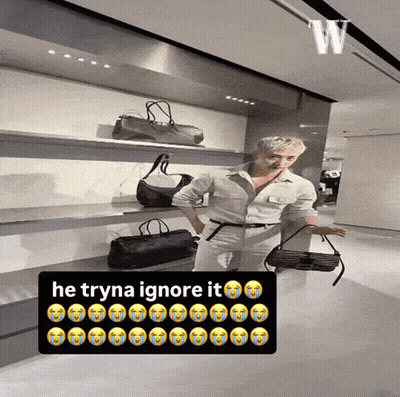 Man In Store Saying He Tryna Ignore It GIF