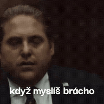 Man In Suit And Tie Says Když Myslíš Bracho GIF