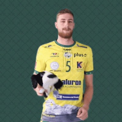 Man In Yellow Shirt Saying 5K GIF