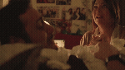 Man Lying On Bed Prendi Lei GIF