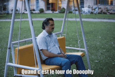 Man On Swing Quand C'est Le Tour De Dooophy GIF