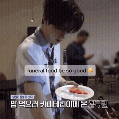 Man Plate Saying Funeral Food Be So Good GIF