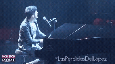 Man Playing Piano In Front Of Microphone #Lasperdidasdellopez GIF