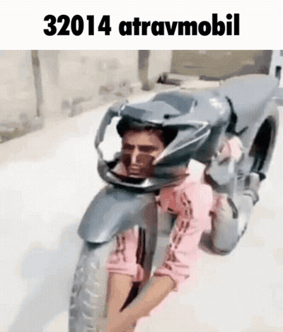 Hombre en moto con casco GIF
