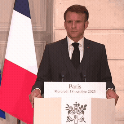 Man Suit Tie Podium Paris Mercredi 18 Octobre 2023 GIF