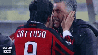 Man Suit Tie Says Che Ci Faccio Qui GIF