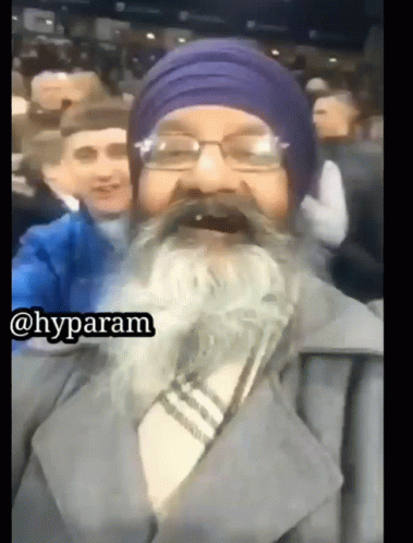 Man With Beard and Glasses Selfie @hyparam