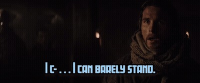 Hombre con bufanda dice Apenas puedo mantenerme en pie GIF