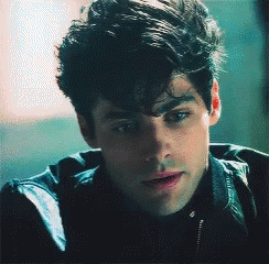 Matthew Daddario Shadowhunters Glare GIF