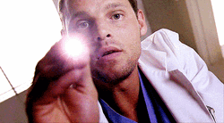 Médica Justin Chambers Grey's Anatomy GIF