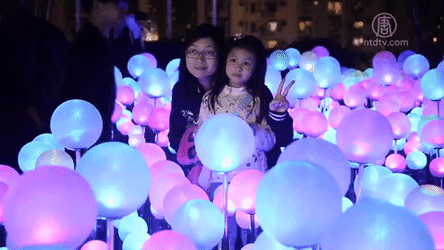 Merry Christmas Mom And Daughter Sweet Pose GIF
