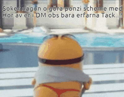 Minion Standing In Front Of Pool Söker Någon O Göra Ponzi Scheme Med GIF