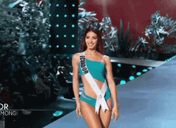 Miss Ecuador Virginia Limongi Catwalk GIF