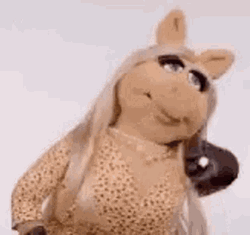 Miss Piggy Combing Hair Grooming Huh GIF