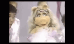 Miss Piggy Singing Beaker Muppets GIF